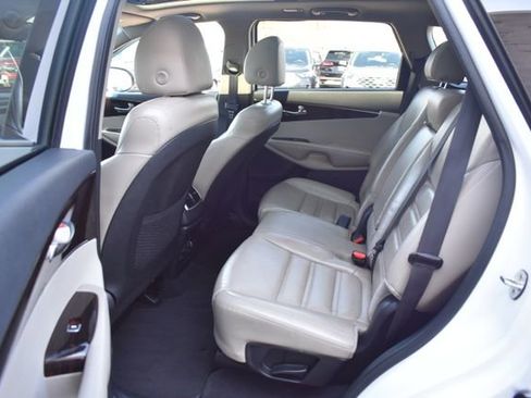 Used 2020 Kia Sorento EX FWD image 35