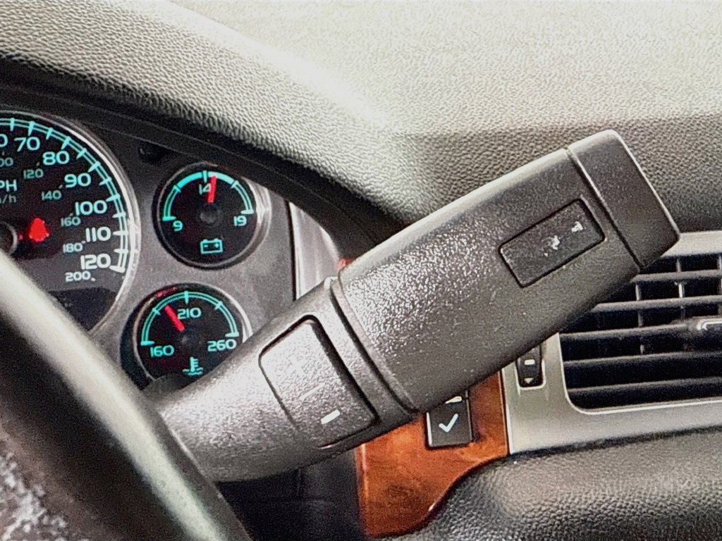 Used 2011 Chevrolet Suburban LT AWD/4WD image 15