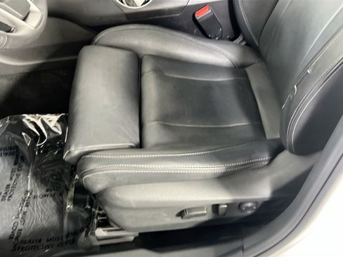 Used 2023 Subaru Outback Touring AWD/4WD image 20