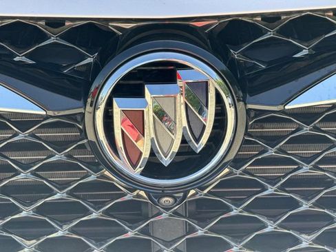 Used 2024 Buick Enclave Avenir AWD/4WD image 32