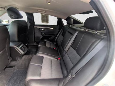 Used 2019 Chevrolet Impala LT FWD image 16