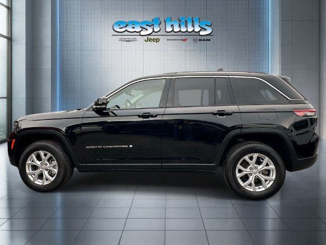 Used 2023 Jeep Grand Cherokee Limited AWD/4WD image 6