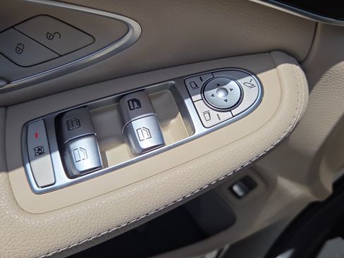 Used 2019 Mercedes-Benz C 300 Sedan image 33