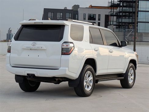 Used 2020 Toyota 4Runner SR5 Premium image 7