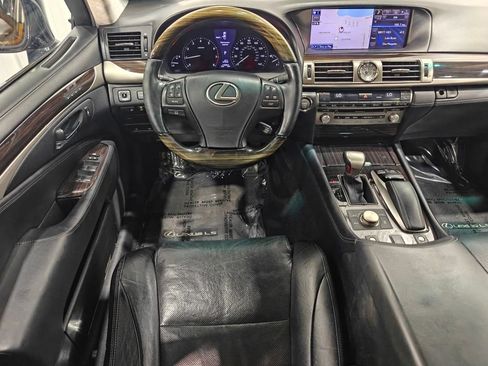 Used 2013 Lexus LS 460 AWD w/ Comfort Pkg image 4
