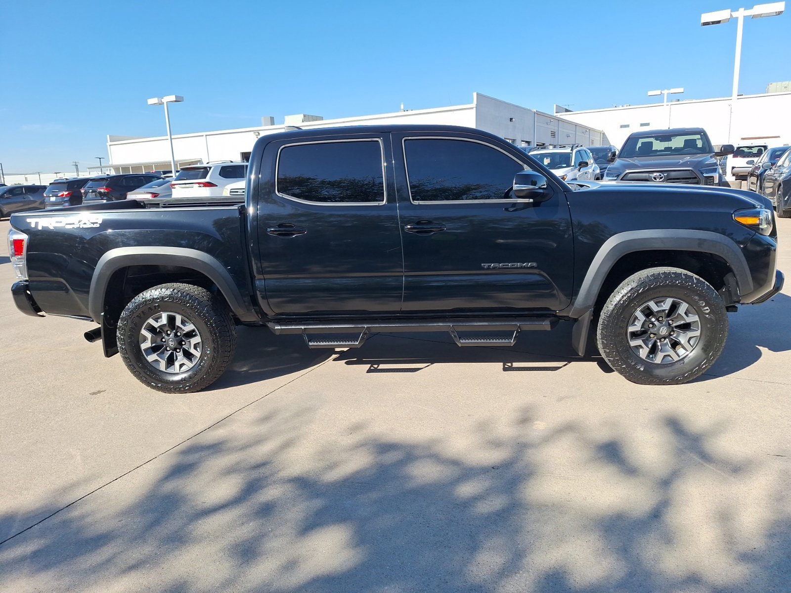 Used 2023 Toyota Tacoma TRD Off-Road w/ Technology Package AWD/4WD image 7