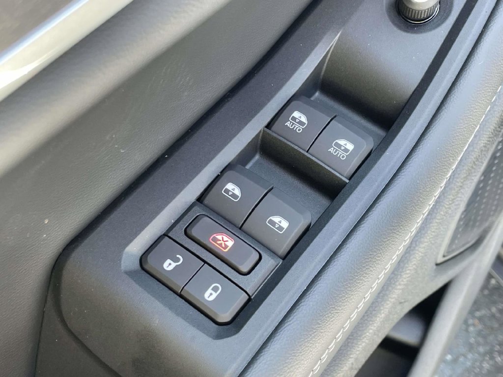 New 2027 Jeep Grand Cherokee Altitude AWD/4WD image 25