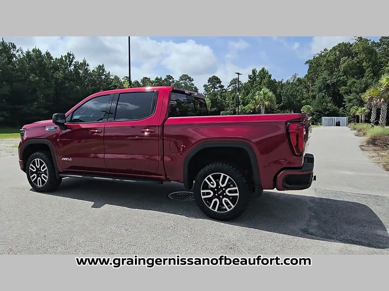 Used 2025 GMC Sierra 1500 AT4 w/ AT4 Premium Package AWD/4WD image 23