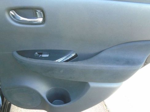 Used 2017 Nissan Leaf SV w/ Premium Package image 30