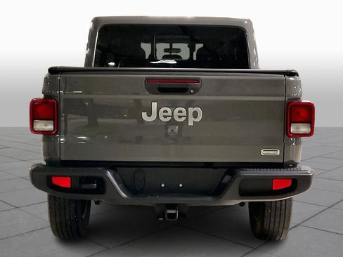 Used 2021 Jeep Gladiator Overland w/ Popular Equipment Package image 4