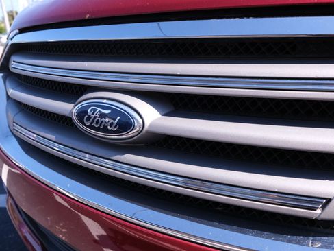 Used 2013 Ford Taurus SEL AWD/4WD image 10