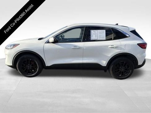 Used 2020 Ford Escape SE image 3