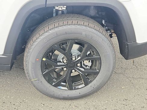 New 2026 Jeep Grand Cherokee Altitude AWD/4WD image 5