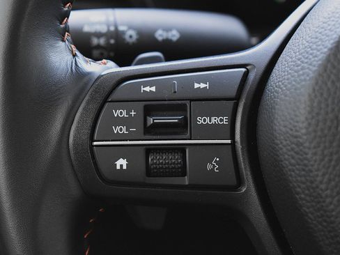 Used 2025 Honda CR-V Sport image 7