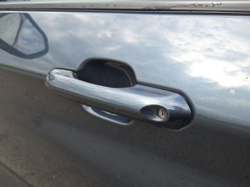 Used 2022 Ford Explorer XLT w/ Equipment Group 202A image 25