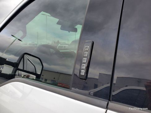 Used 2019 Ford F250 XLT w/ XLT Value Package image 2