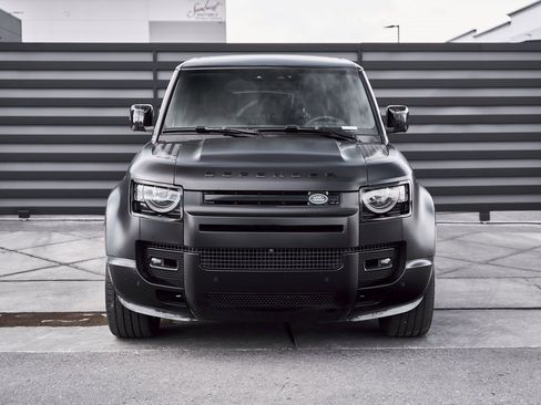 Used 2025 Land Rover Defender 110 V8 image 14