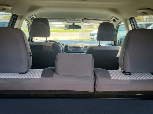 Used 2013 Toyota RAV4 LE FWD image 13