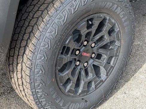 New 2026 GMC Canyon Elevation w/ Convenience Package RWD image 7