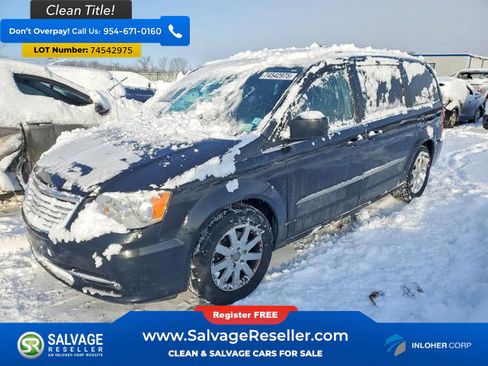 Used 2015 Chrysler Town & Country Touring image 1