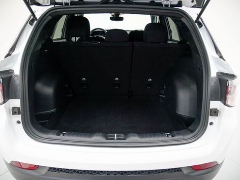 Used 2024 Jeep Compass Sport image 13