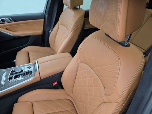 Certified 2023 BMW X7 xDrive40i w/ M Sport Package image 10