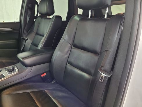 Used 2018 Jeep Grand Cherokee Limited image 9