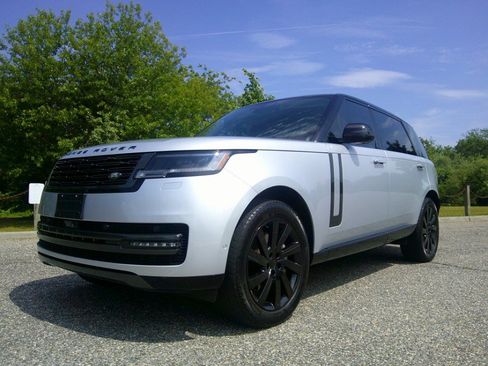 Used 2024 Land Rover Range Rover Long Wheelbase SE AWD/4WD image 10