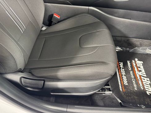Used 2024 Hyundai Elantra SEL image 32
