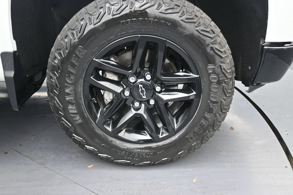 Used 2024 Chevrolet Silverado 1500 Custom Trail Boss AWD/4WD image 15