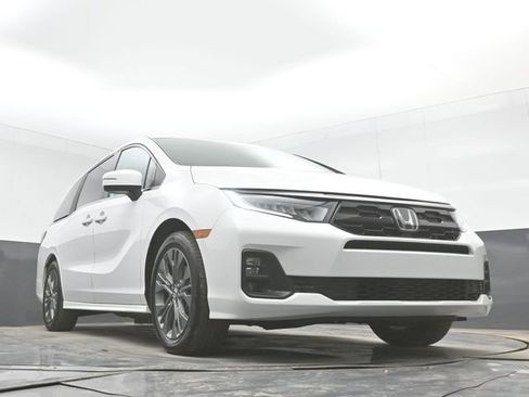 Used 2025 Honda Odyssey Touring image 42