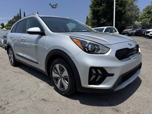 Used 2020 Kia Niro LX FWD image 1