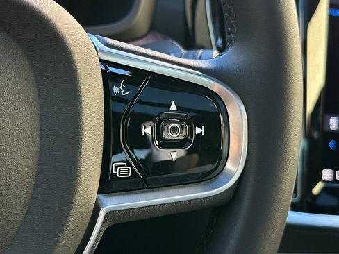 Used 2023 Volvo S60 T8 Plus w/ Climate Package image 28