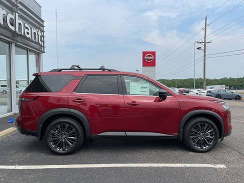 New 2026 Nissan Pathfinder SL FWD image 24