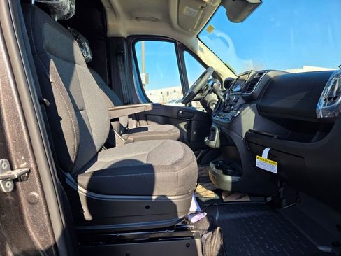 New 2025 RAM ProMaster 1500 w/ Quick Order Package 22G SLT image 5