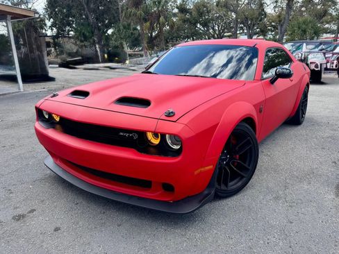 Used 2019 Dodge Challenger SRT Hellcat image 3