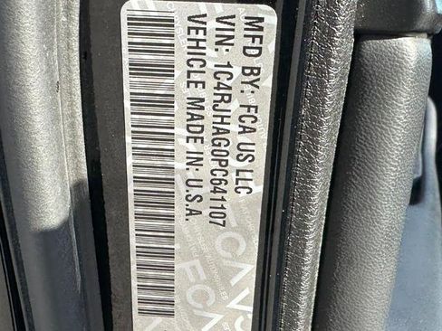 Used 2023 Jeep Grand Cherokee Altitude image 23