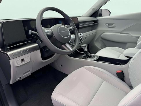 Certified 2026 Hyundai Kona SE image 9