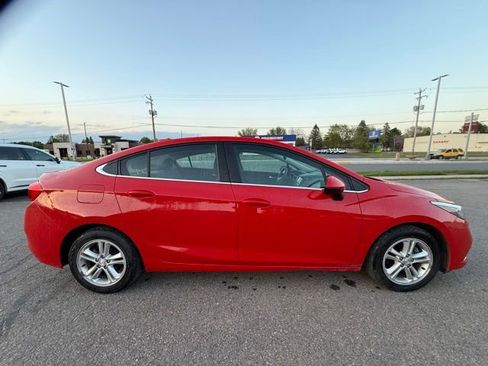 Used 2017 Chevrolet Cruze LT FWD image 33