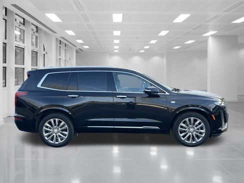 Used 2023 Cadillac XT6 Premium Luxury image 4