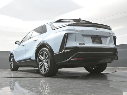 Certified 2024 Cadillac Lyriq Luxury AWD/4WD image 22