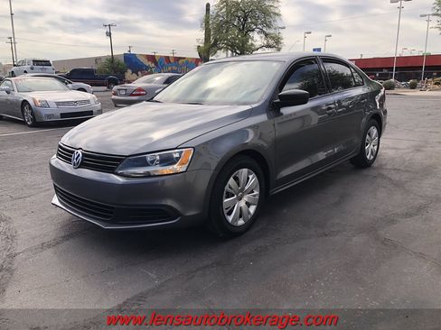 Used 2012 Volkswagen Jetta S image 4