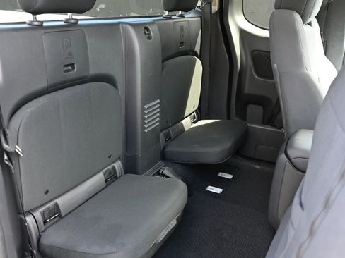 Used 2024 Nissan Frontier S w/ Technology Package image 19