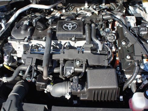 Used 2025 Toyota Corolla LE image 26