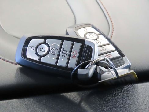 Used 2025 Ford Expedition Active AWD/4WD image 17