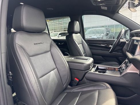 Used 2022 GMC Yukon Denali w/ Max Trailering Package image 18