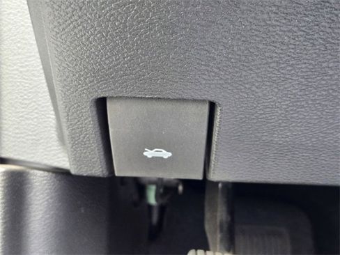 Used 2023 Dodge Charger SXT image 22