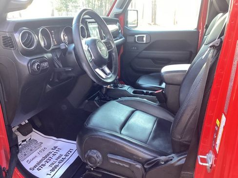 Used 2022 Jeep Wrangler Unlimited Sahara image 10