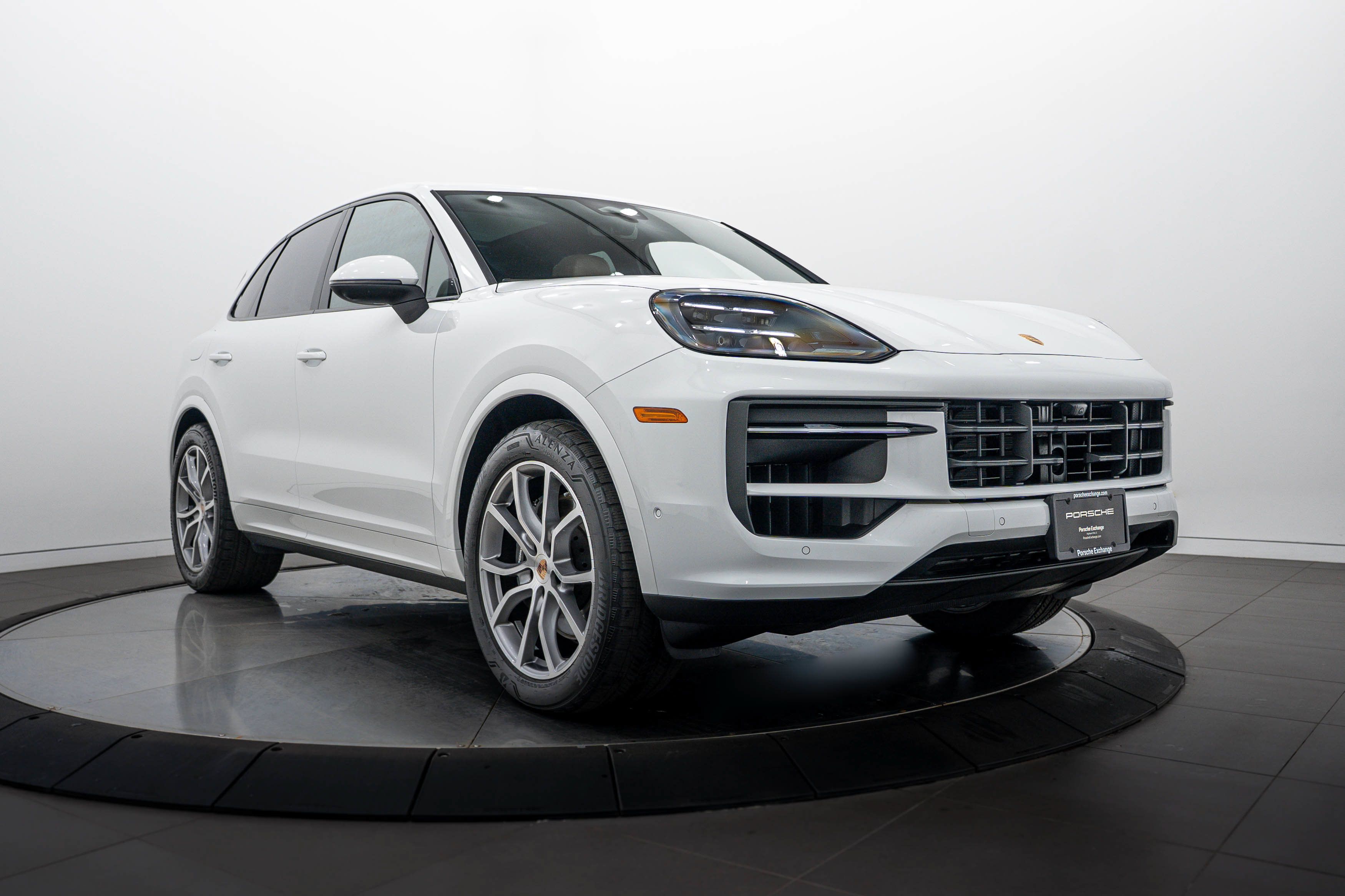 Certified 2026 Porsche Cayenne AWD/4WD image 9