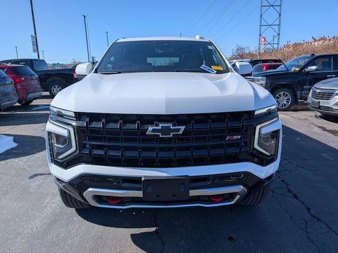 Used 2026 Chevrolet Suburban Z71 w/ Comfort Package image 2